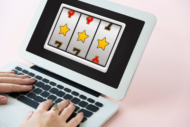 Tombol aksi Teen Patti di grebwin untuk fold, call, dan raise